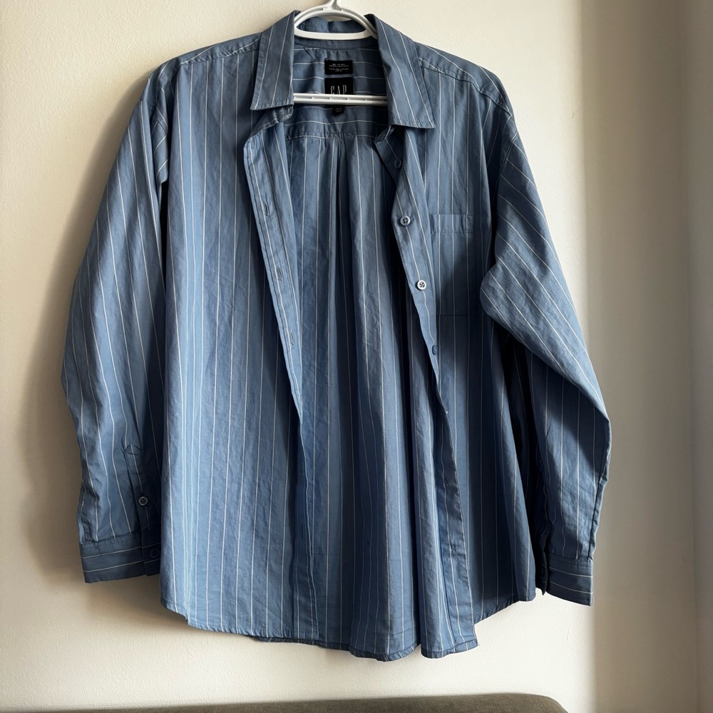 GAP poplin Blue Pinstripe Shirt